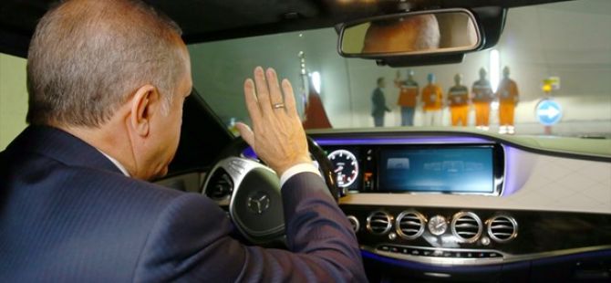 Cumhurbaşkanı Erdoğan,Başbakan Yıldırım Avrasya Tüneli'nden geçti