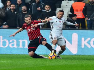 İlk Yarıda Gol Yok