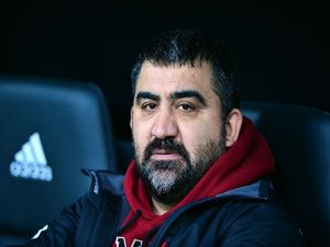 "Şenol Güneş Oyuncunun Önünü Net Şekilde Kesti"
