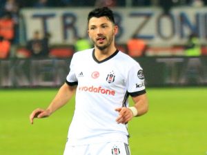 Tolgay Arslan’dan Dikkat Çekici Performans