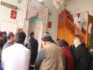 Bu Camide 1 Haftadır Elektrikler Yok