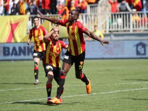 İzmir’de Sahne Demba Ba’nın
