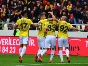 Fener Zirveye Tutundu