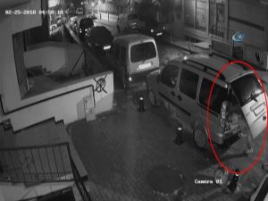 Bagajından Girdiği Aracı Böyle Soydu