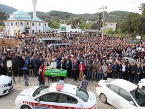 Belediye Başkan Yardımcısını Binler Uğurladı