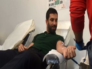 Arda Turan Mehmetçik’e Kanıyla Destek Verdi