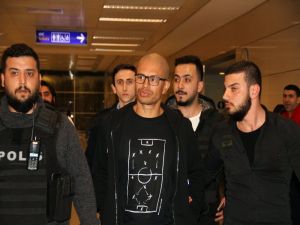 Alex De Souza: "Ne Seçim İçin Geldim, Ne De Bir Oyum Var"