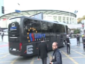 Bayern Münih Stada Geldi