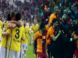 Galatasaray’da 14 Futbolcu İlk Kez