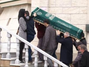 Kabin Memuru Eda Uslu Son Yolculuğuna Uğurlanıyor