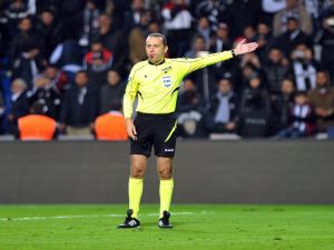 Cüneyt Çakır Ve Ekibi Dünya Kupası Yolunda