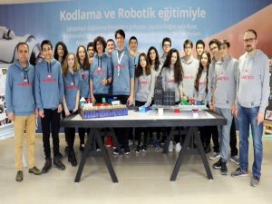 Liselilerden Su Tasarrufu Yapan Robot Ve Uygulama