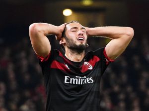 Mesut Özil Sevindi, Hakan Çalhanoğlu Üzüldü