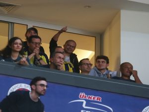 Alex De Souza Tribünlerde