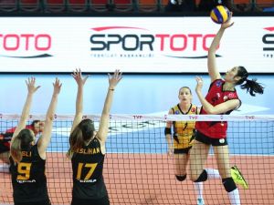 Vakıfbank Final İçin Avantaj Elde Etti