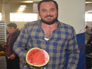 Fiyatı Cep Yakan Karpuz Yarım Satılıyor