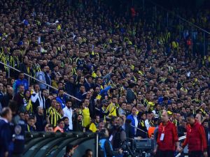 Tribünlerde Ali Koç Sesleri