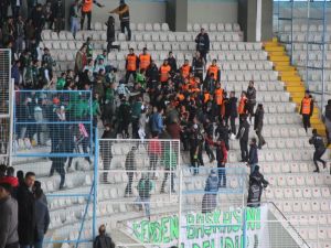 Maçın Ardından Tribün Karıştı