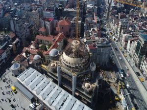 Taksim Camisi’nin Ana Kubbesinde Sona Doğru
