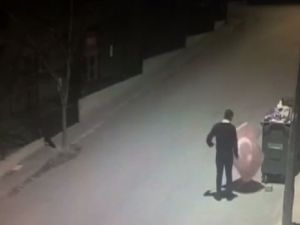 Güvenlik Görevlisinin ’Bayrak’ Sevgisi
