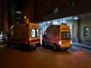 Motosiklet İle Kamyonet Çarpıştı: 1 Ölü