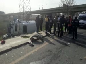Yolcu Minibüsü Kaza Yaptı: 15 Yaralı