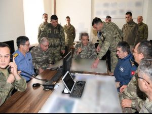 Orgeneral Akar Irak Sınırında
