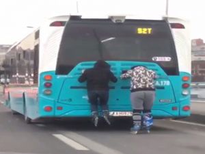 Patenci Gençlerin Kıl Payı Ölümden Döndüğü Anlar Kamerada