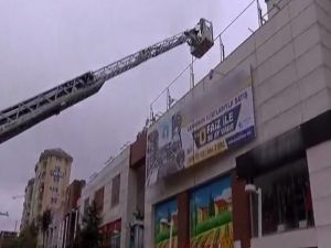 Pendik’te Avm’de Yangın Paniği