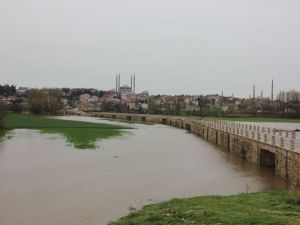 Tunca Nehri ’Kırmızı Alarm’ Seviyesine Yükseldi
