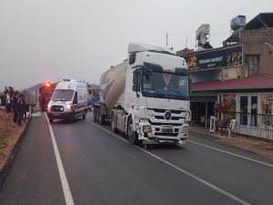 Tır İle Otomobil Çarpıştı: 4 Yaralı