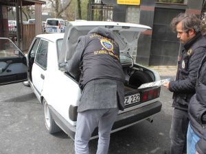 İstanbul’da Okul Önünde Polisten Sıkı Denetim