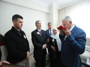 Başbakan’dan, Şehit Polisin Ailesine Ziyaret