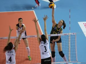Eczacıbaşı Vitra Fenerbahçe’yi Eledi