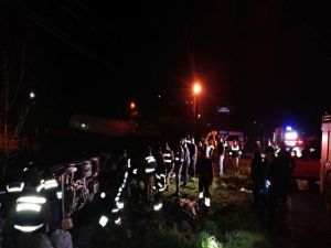 Midibüs Şarampole Devrildi: 13 Yaralı