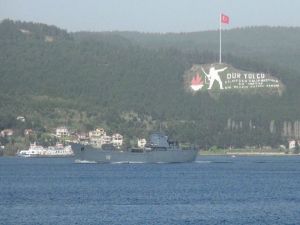 Rus Savaş Gemisi Çanakkale Boğazı’ndan Geçti