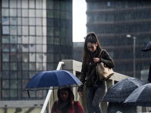 İstanbullular Yağmura Hazırlıksız Yakalandı