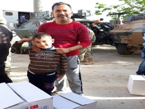 Afrinli Çocuğun Asker Selamı Duygulandırdı