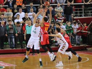 Pınar Karşıyaka: 65 – Ucam Murcia: 79