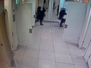 Kıyafet Denerken Cüzdanını Çaldılar