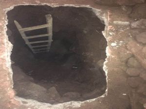 Evde Kaçak Kazıya Jandarma Baskını: 6 Gözaltı