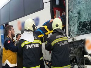 Bingöl’de 2 Otobüs Çarpıştı: 7 Yaralı