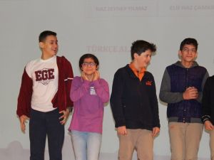Alperen’in Ablası, Gözyaşlarıyla Ödülünü Aldı
