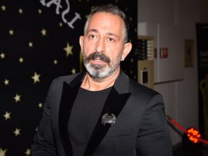 Cem Yılmaz'dan İsyan!