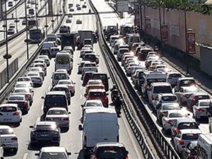 Polisler E-5 Yolunda Kaza yaptılar