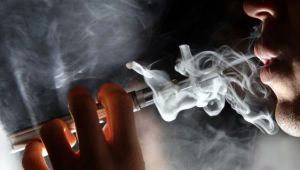 'Elektronik sigaraya bağlı' ilk ölüm