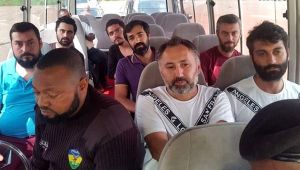 Kaçırılan Türk denizciler Türkiye'ye geldi