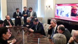 Erdoğan depremi Televizyondan Takip Etti
