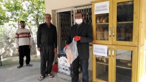 Bu bakkalda ekmekten para alınmıyor!