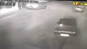 Kaldırımda yürürken vuruldu